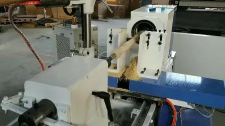 Cina Nuovo tornio automatico per legno con macchina per incisione su legno con mandrino